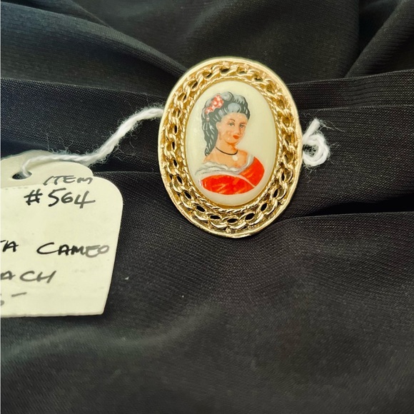 Vintage Senorita Brooch - Picture 1 of 4